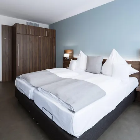 Firstboarding Apartmanhotel