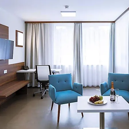 Apartmanhotel Firstboarding 4*