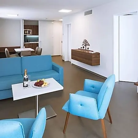 Firstboarding Apartmanhotel 4*