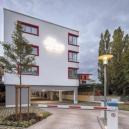 Firstboarding Apartmanhotel