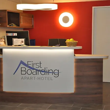 מלון דירות Firstboarding באיירוט