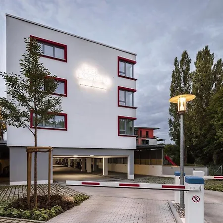 Firstboarding Apartmanhotel