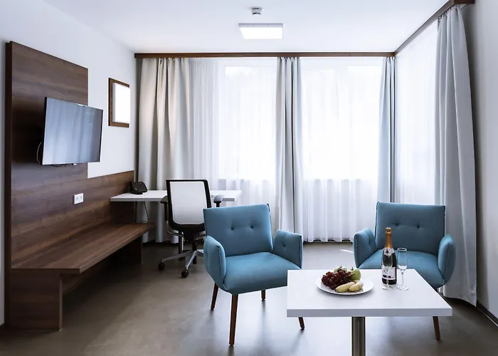 Firstboarding 4* באיירוט